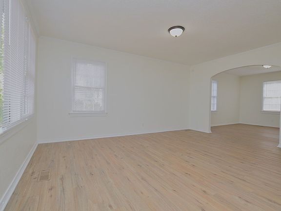 3rd image of 1703 Marion St
