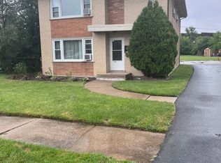 11015 S Lloyd Dr, Worth, IL 60482