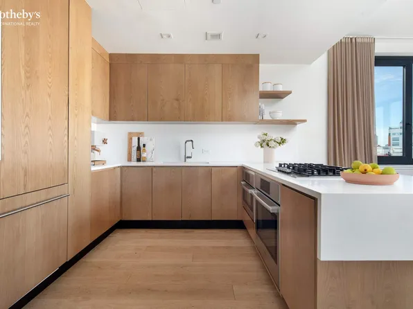 550 Metropolitan Avenue image 2 of 10