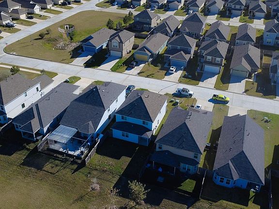 3rd image of 2522 Sturgeon Way