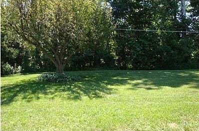 4th image of 9605 Circle Dr