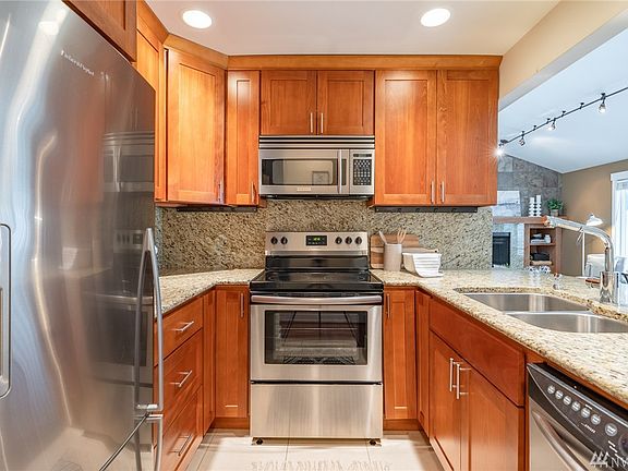 4th image of 15300 NE 15th Pl #8