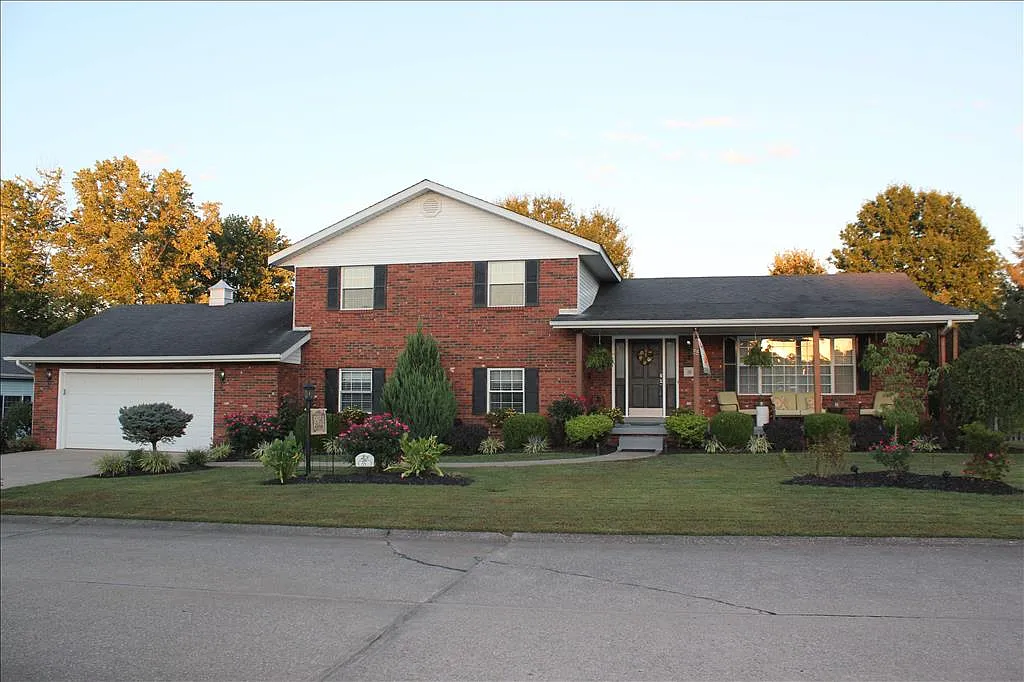 55 Sherwood Cir photo 1