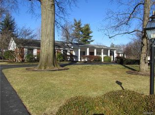 1875 Candlewick Dr, Saint Louis, MO 63131