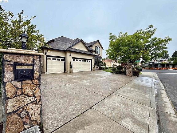 4th image of 1284 Riesling Cir