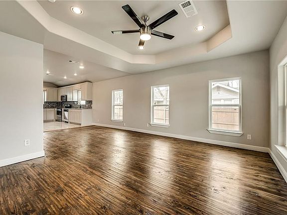 4th image of 2237 Grace Ave