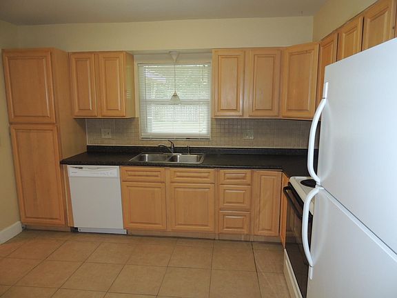 2nd image of 1302 E 1st St