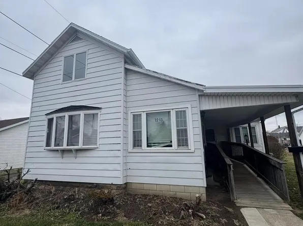 1210 Hazel St, Fremont, OH 43420
