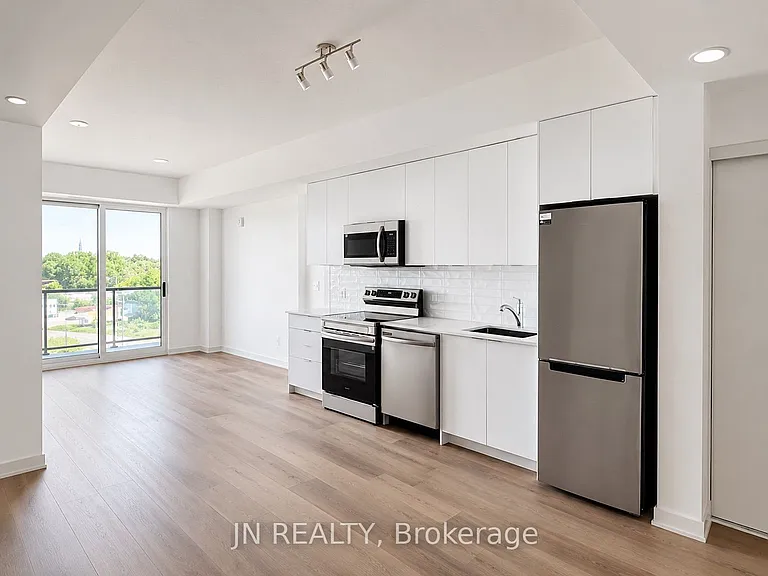 33 Erie Ave #605 — Photo 1