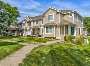 9928 Country View Ln, Johnston, IA 50131