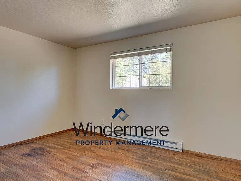 130 NW Clipper Dr — Photo 9
