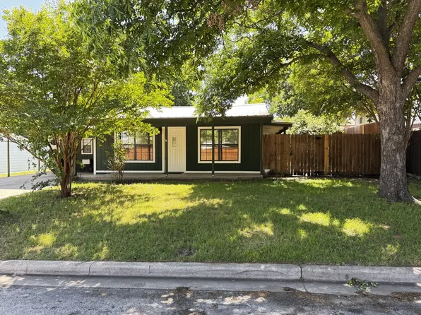 484 S 1st Ave, Stephenville, TX 76401
