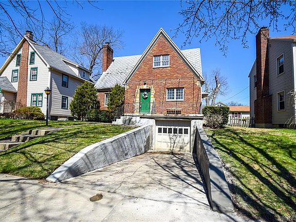 4th image of 435 Corona Ave