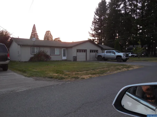 1015-1027 SE 3rd Ave, Mill City, OR 97360