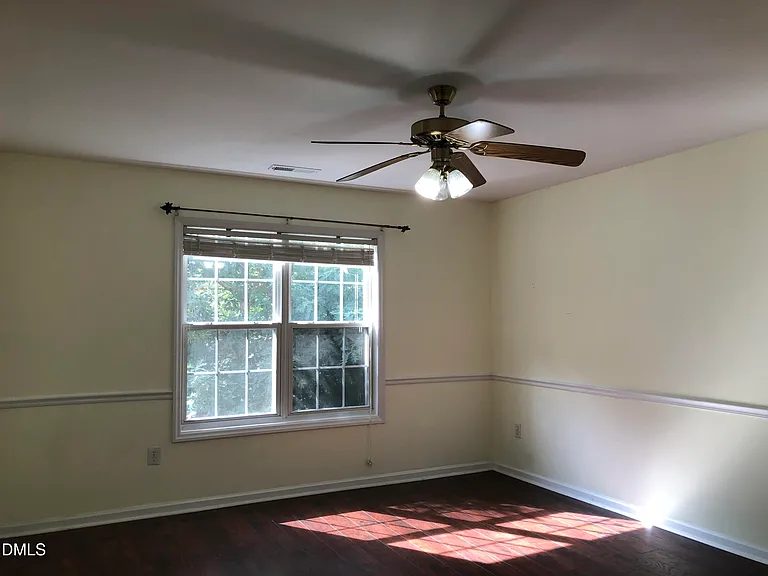 814 Bristol Blue St — Photo 19