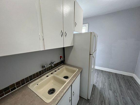 4th image of 124 E 6th Ave #3