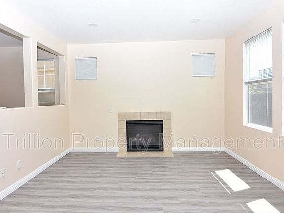 4th image of 35843 Gatineau St
