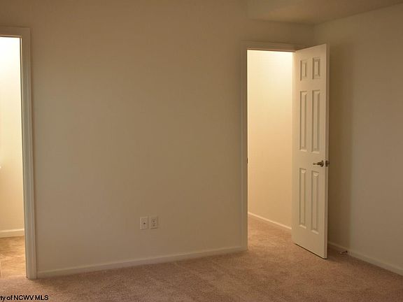 5th image of 11 Bear Creek Dr