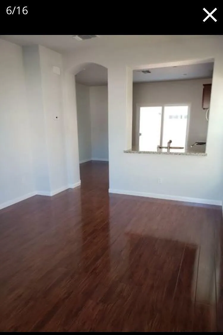 3 bed, 2.5 bath, 1300 sqft, $3,000 — Photo 3