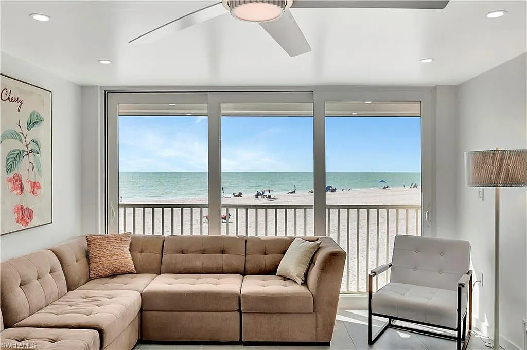2 bed, 2.0 bath, 984 sqft, $12,000 — Photo 2