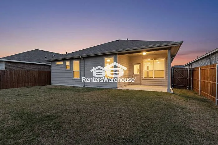 8517 Centerboard Ln — Photo 2