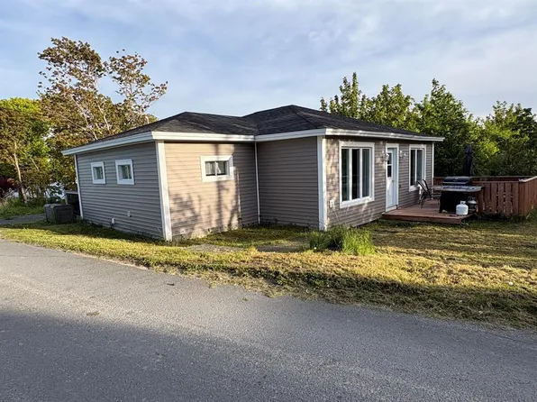 10-12 Pinch Road, Upper Island Cove, NL A0A4E0