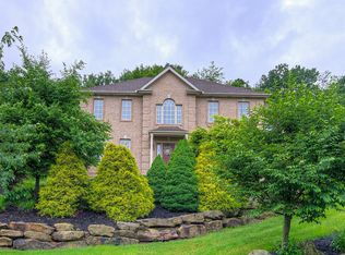 315 Springfield Dr, Cranberry Township, PA 16066