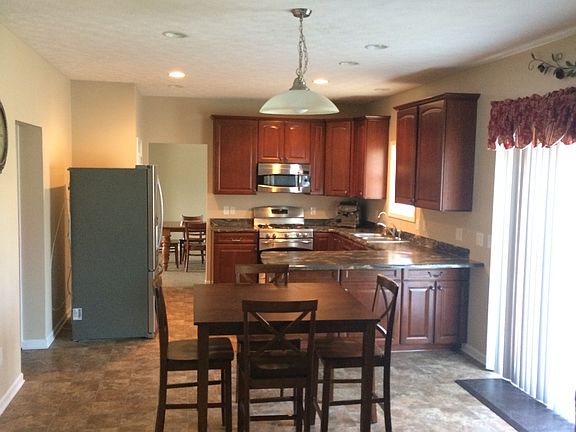 Dinette & kitchen