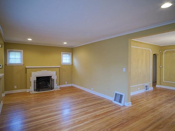 Living Room (2)