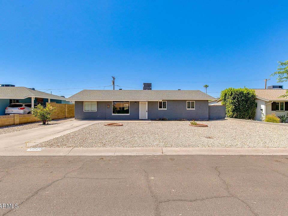 1st image of 4923 E PALM Lane
