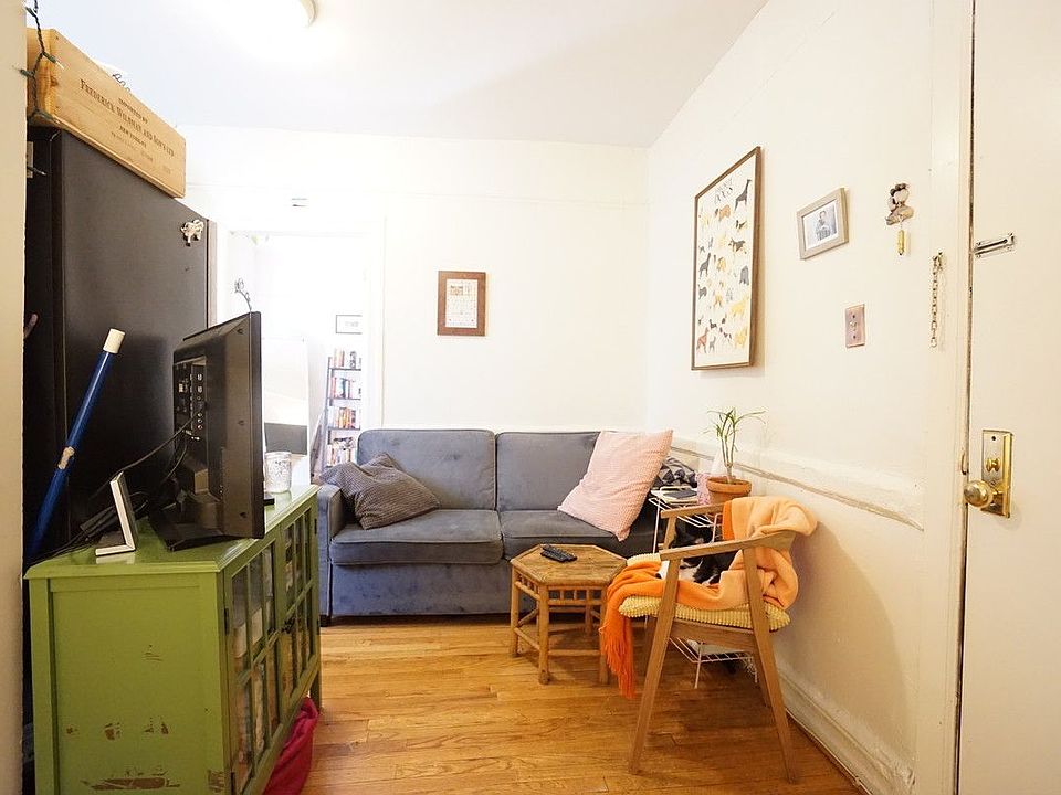 1st image of 370 Bedford Ave #5B