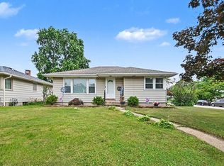 901 Brookwood St, Bensenville, IL 60106