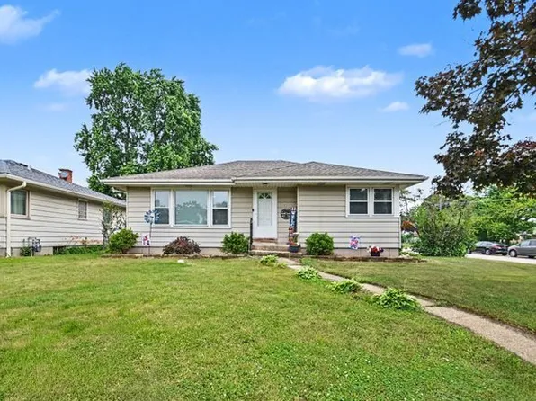 901 Brookwood St, Bensenville, IL 60106