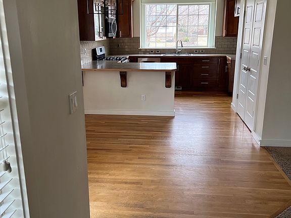 4th image of 639 W Kingsley St