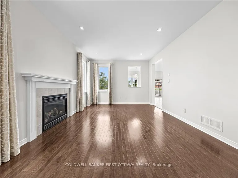 118 Culloden Cres — Photo 4