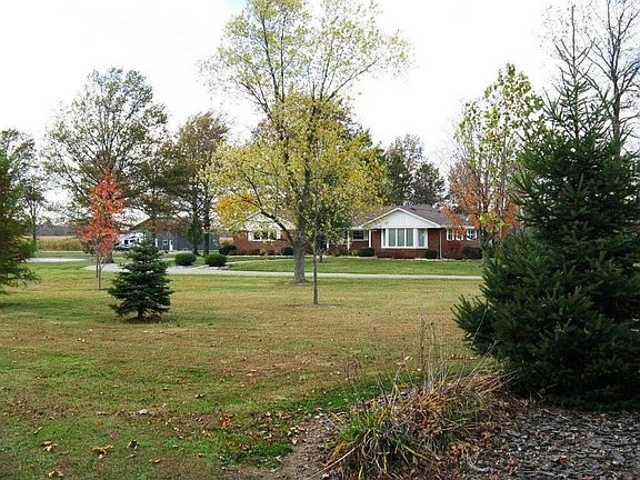 3rd image of 19940 Collins Rd