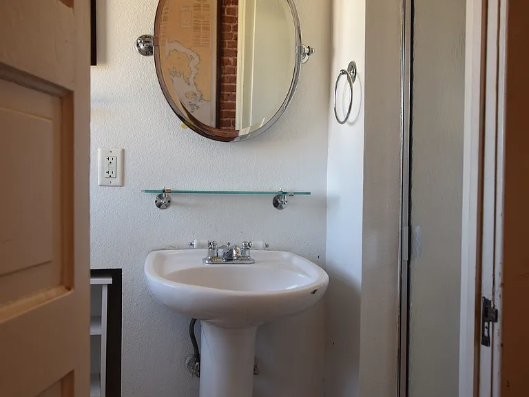 1550 N Ogden St #F — Photo 5