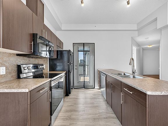 4th image of 105 Ambleside Dr SW #406