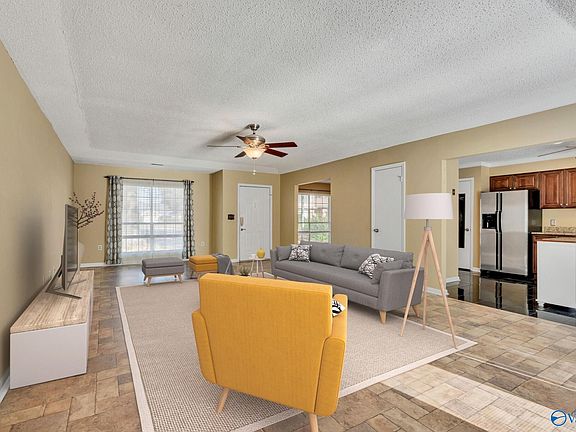 4th image of 118 Champions Green Ln