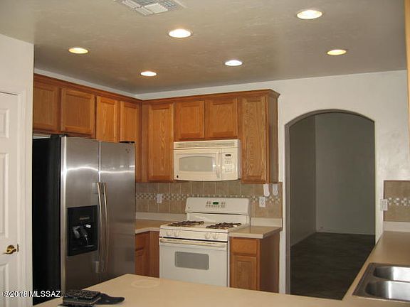 5th image of 5857 E Chaucers Dr