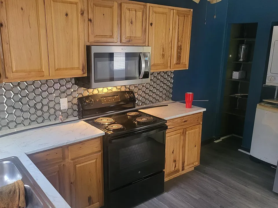 710 W Avenue J #B
