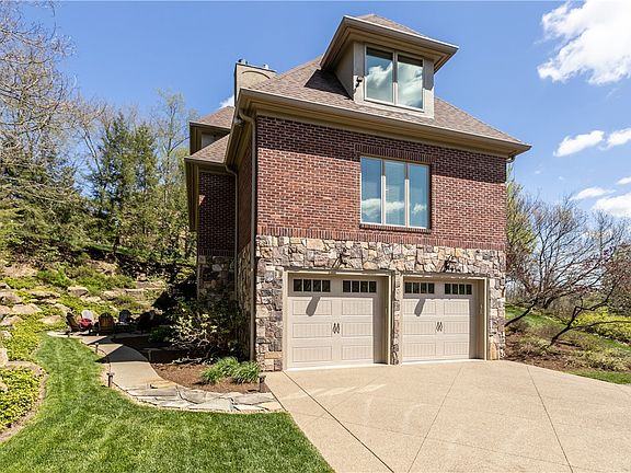4th image of 29 Virginia Ln