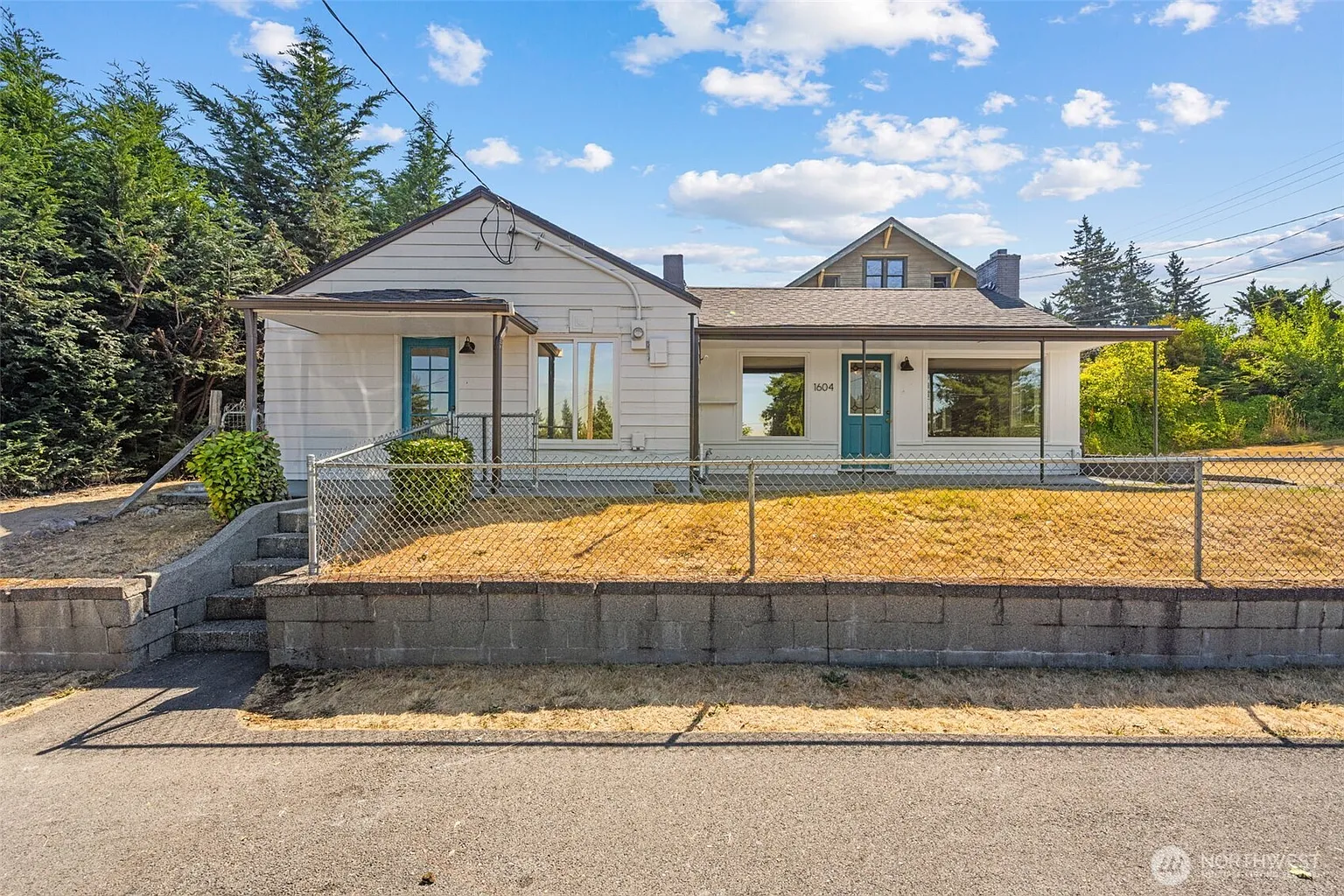 1604 Juniper Street photo 1