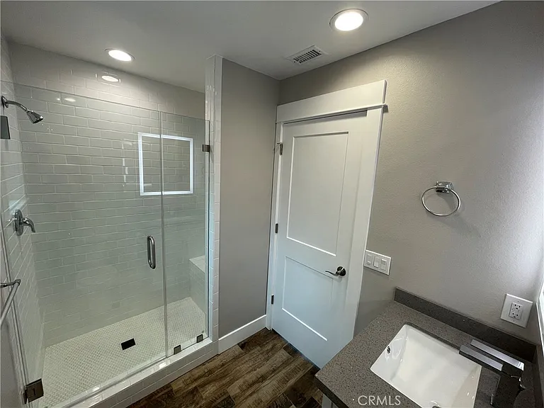 562 E Van Bibber Ave — Photo 29