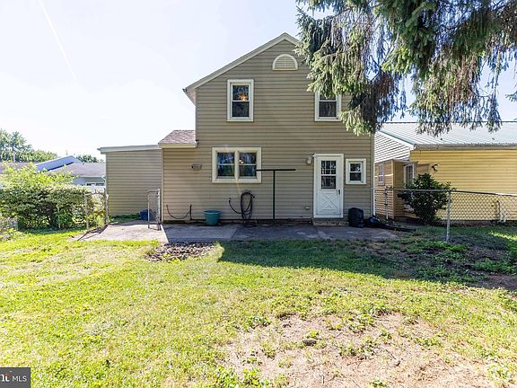 4th image of 109 Brumbaugh Ave