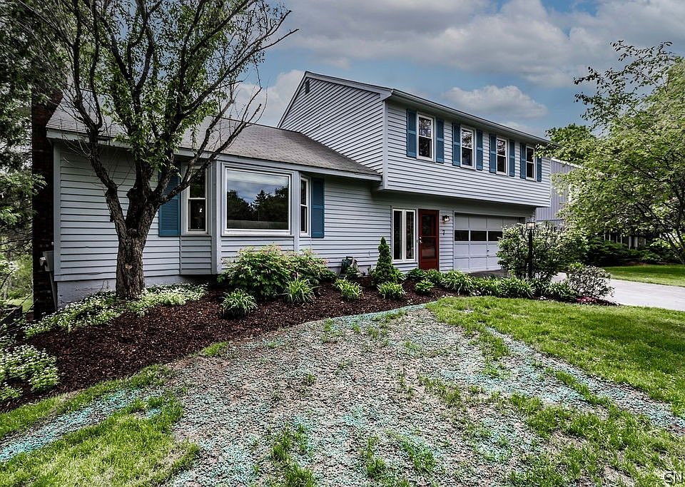 1st image of 7 Tremain Dr