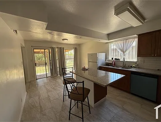 3 bed, 1193 sqft, $2,800 — Photo 3