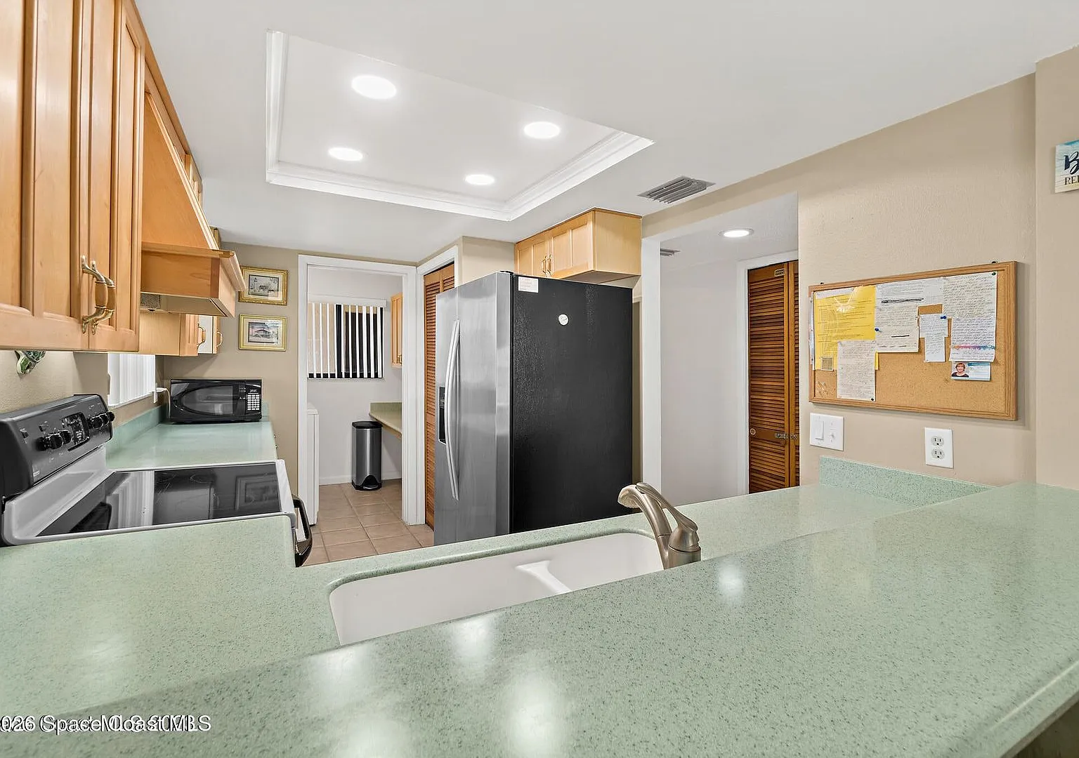 Seasonal Rental Oceanfront Complex — Photo 4