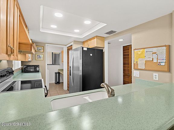 4th image of 8494 Ridgewood Ave APT 4206