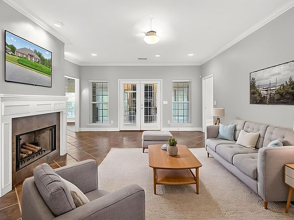 3rd image of 150 Blackstone Ct